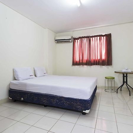 Reddoorz Apartment @ Pulo Gadung Jakarta Exterior photo