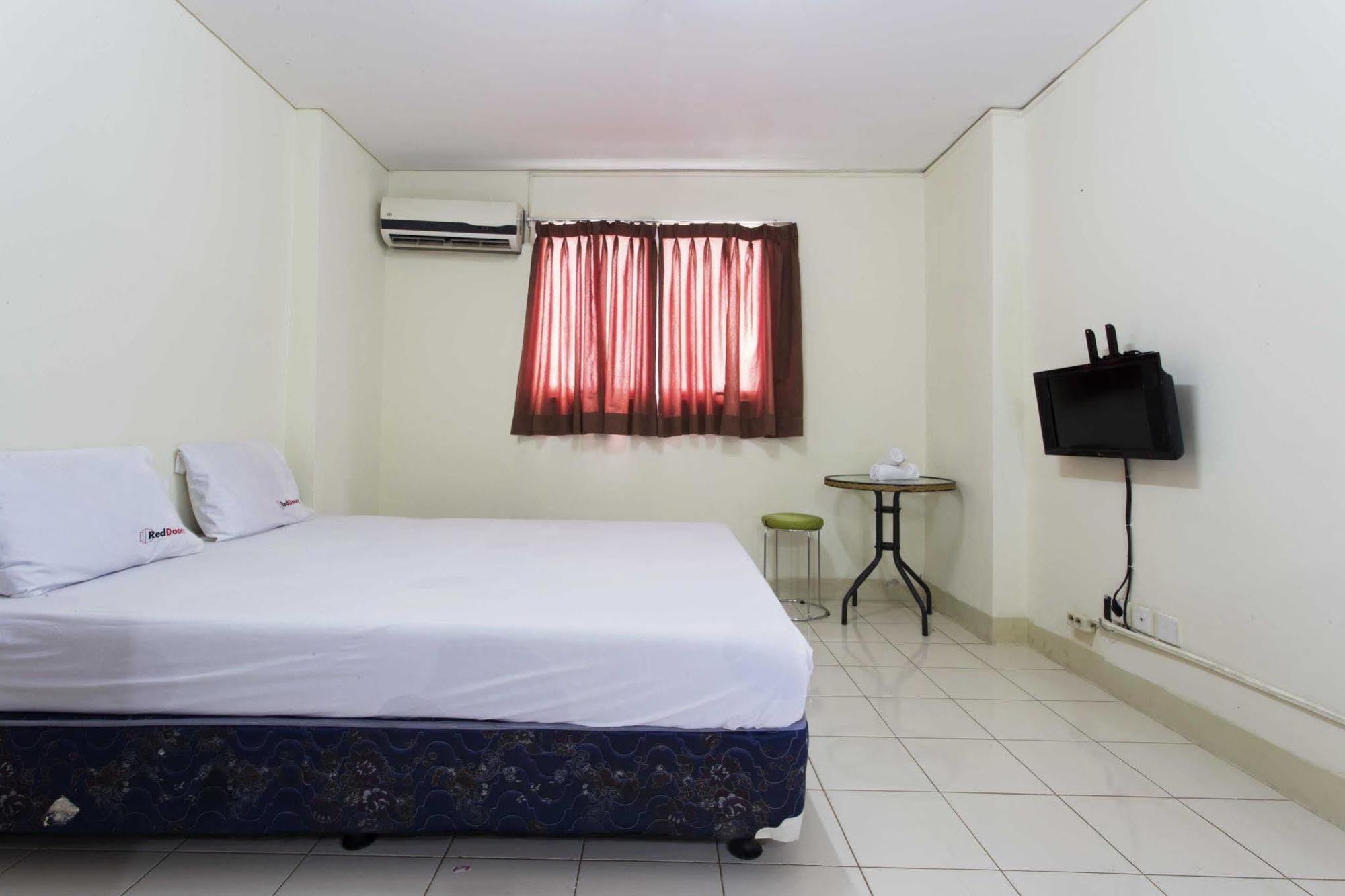 Reddoorz Apartment @ Pulo Gadung Jakarta Exterior photo